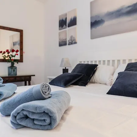 Old Town Apartment *